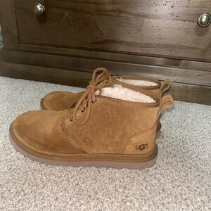 UGG WOMENS NEUMEL BOOT SIZE 8